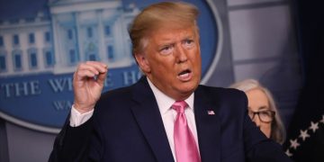 Trump imzaların atılacağı saati açıkladı