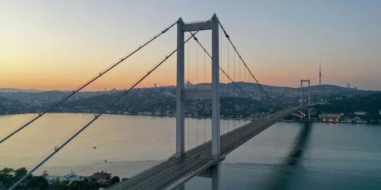 15 Temmuz Şehitler Köprüsü trafiğe kapatıldı