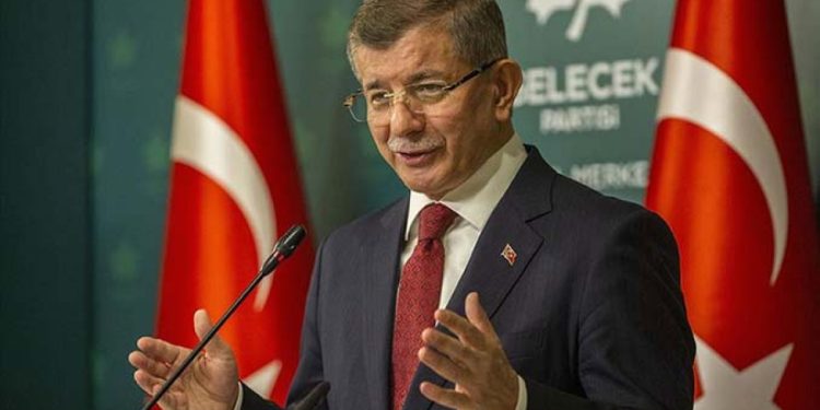 Ahmet Davutoğlu siyaseti bıraktı, Gelecek Partisi feshedildi