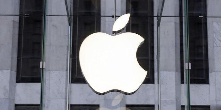 Apple yeniden dünyanın en değerli şirketi oldu