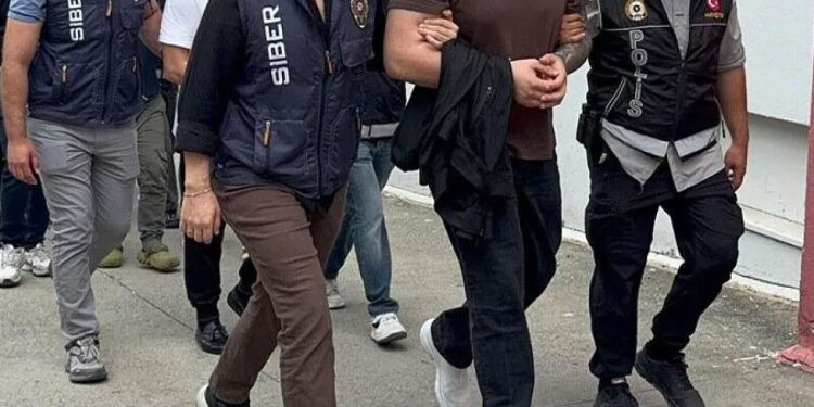 Bakan Gürlek açıkladı: Yasa dışı bahis mesajlarına gözaltı