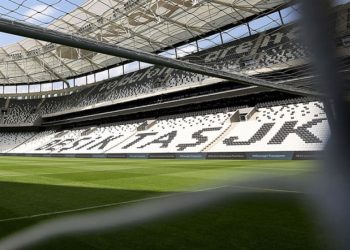 Beşiktaş Arthur Theate için harekete geçti