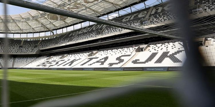 Beşiktaş Arthur Theate için harekete geçti