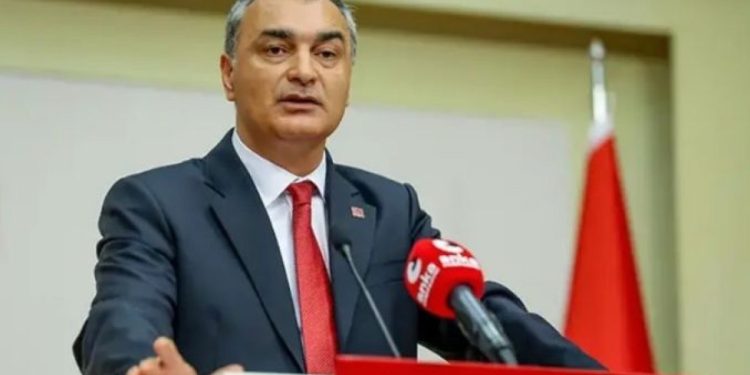 CHP’de 4 il başkanlığı görevden alındı
