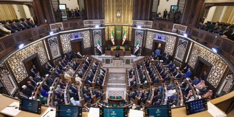 Esed rejiminin ardından Suriye’de Halk Meclisi ilk kez toplandı