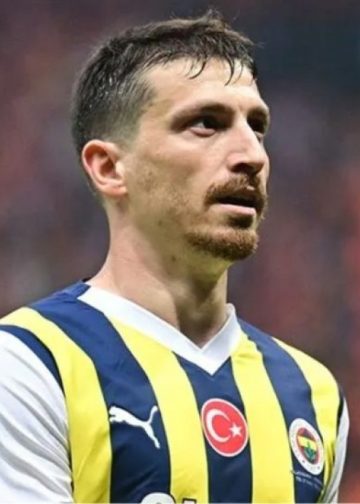 Fenerbahçe, Mert Hakan Yandaş ile 1 yıllık yeni sözleşme imzaladı