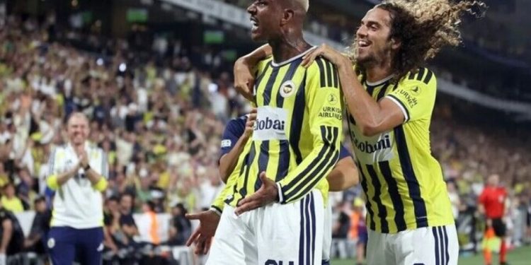 Fenerbahçe avantajı tek golle elde etti