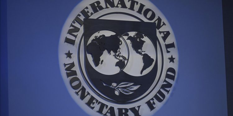 IMF Euro Bölgesi için büyüme tahminini düşürdü