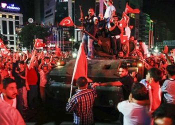 İş dünyasından 15 Temmuz mesajları: Ekonomik bağımsızlık milli egemenliğin ayrılmaz parçası