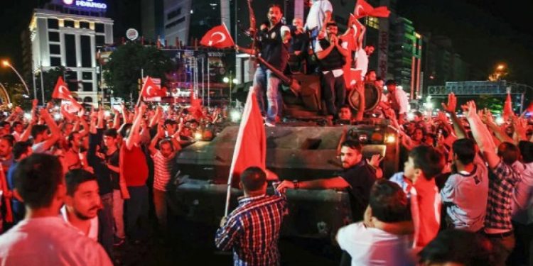 İş dünyasından 15 Temmuz mesajları: Ekonomik bağımsızlık milli egemenliğin ayrılmaz parçası