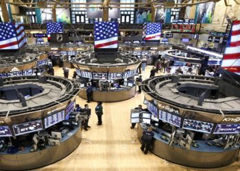 New York borsası belirsizliklerin gölgesinde karışık kapandı