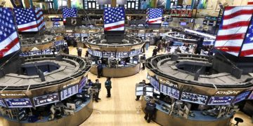 New York borsası belirsizliklerin gölgesinde karışık kapandı