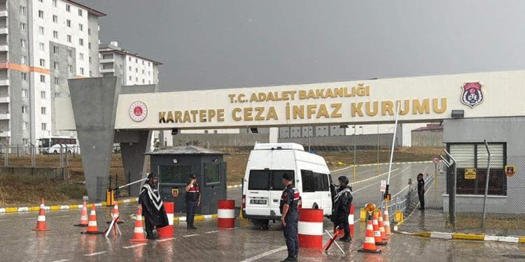 Oğuzhan Uğur ve Haluk Levent aynı cezaevinde