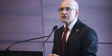 Şimşek: Savaşa rağmen turizm geliri 2025 seviyesini korudu