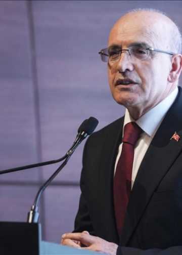 Şimşek: Savaşa rağmen turizm geliri 2025 seviyesini korudu