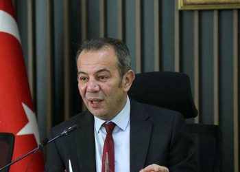 Tanju Özcan için bir davadan beraat kararı