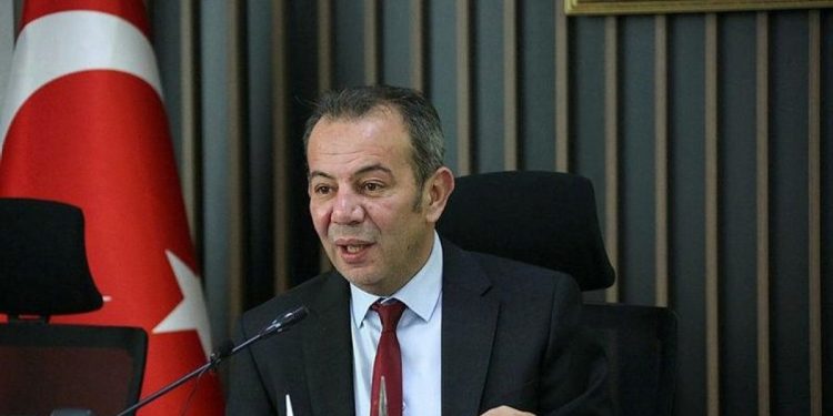 Tanju Özcan için bir davadan beraat kararı