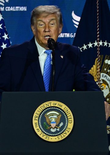Trump ilk kez İran’ın savaştan kârlı çıktığını söyledi