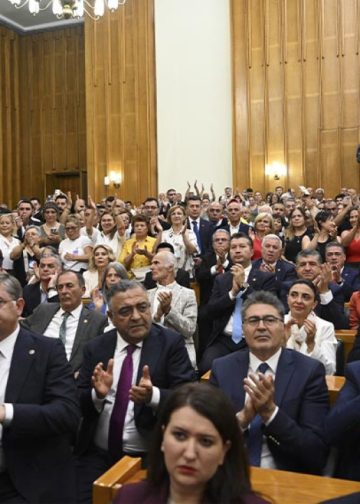 Yeni yol haritası öncesi Özel’in yanındaki 83 milletvekili