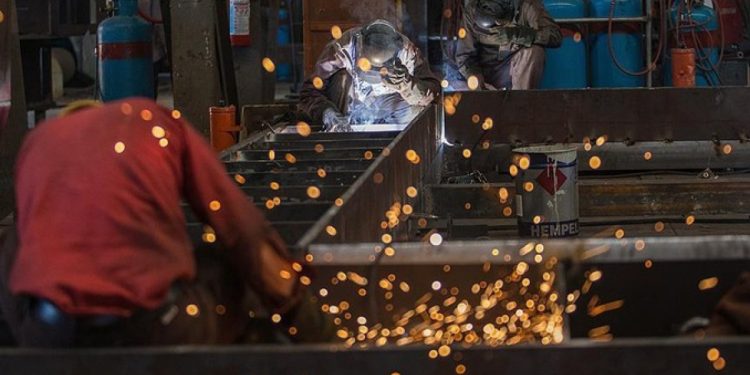ABD’de sanayi üretimi beklentilerin altında arttı