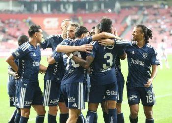 Fenerbahçe Samsun’da rahat kazandı