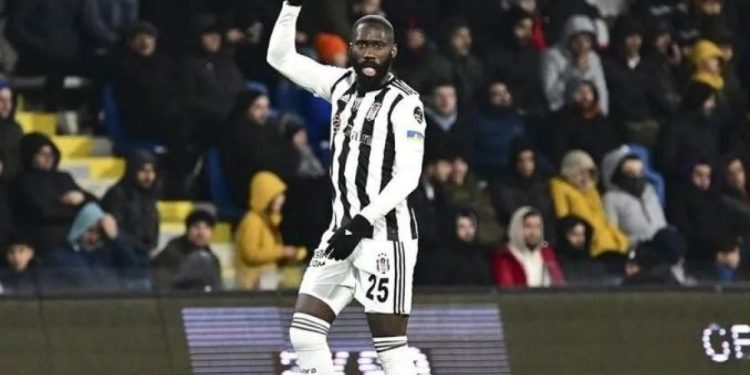 Konyaspor, Sunderland’dan Masuaku’yu bedelsiz transfer ediyor