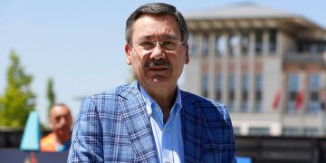 Melih Gökçek hakkında yurt dışına kayıt dışı para iddiasına resen soruşturma