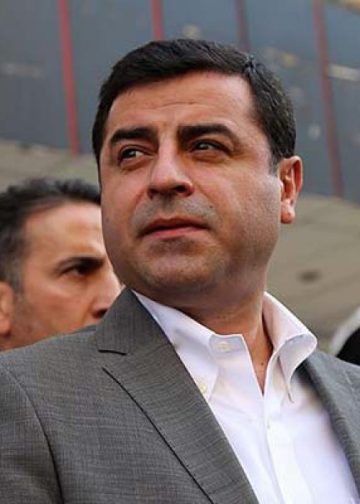 Selahattin Demirtaş’tan ‘çerçeve yasa’ mesajı
