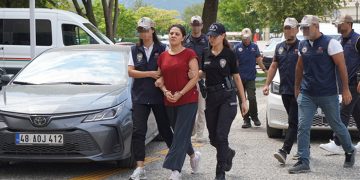 Suikastçı firarinin ablası adliyede