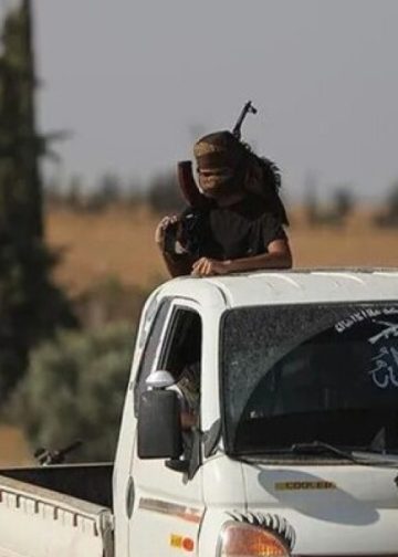 Suriye’de terör örgütü YPG’den fesih kararı