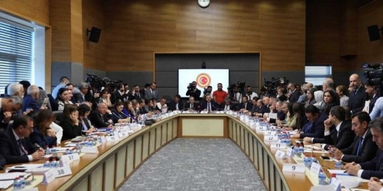 ‘Terörsüz Türkiye’ yasa teklifine komisyonda onay