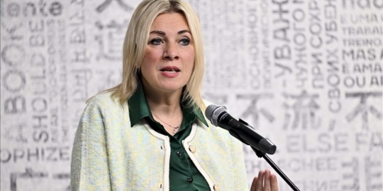Zaharova: Japonya, tehlikeli bir yoldan ilerliyor