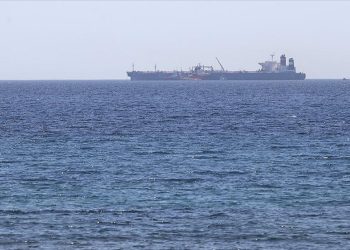 Basra Körfezi’nde Irak’a ait petrol tankerine füze saldırısı