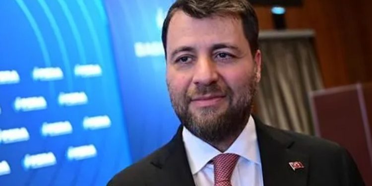 Emre Tezmen’in babası dolar milyarderi çıktı