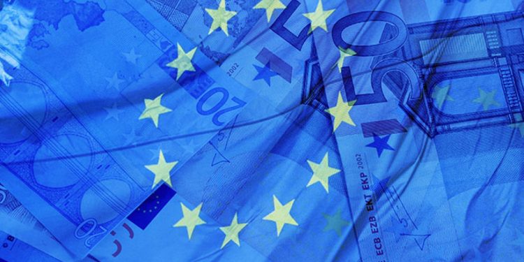 Euro Bölgesi tahminlerin üzerinde büyüdü