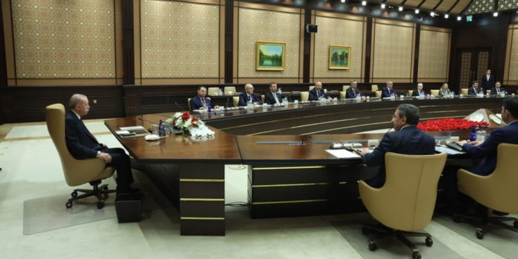 Fon krizinde yeni kararlar: Koordinasyon Kurulu ve DDK devrede