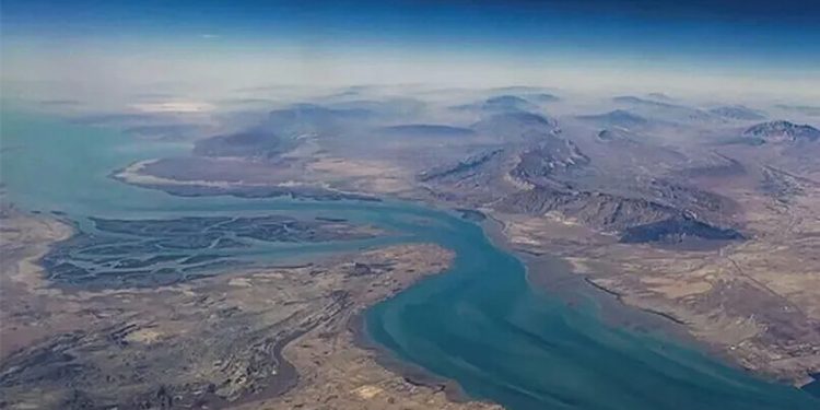 İran Devrim Muhafızları: ABD bağlantılı 3 gemiyi hedef aldık