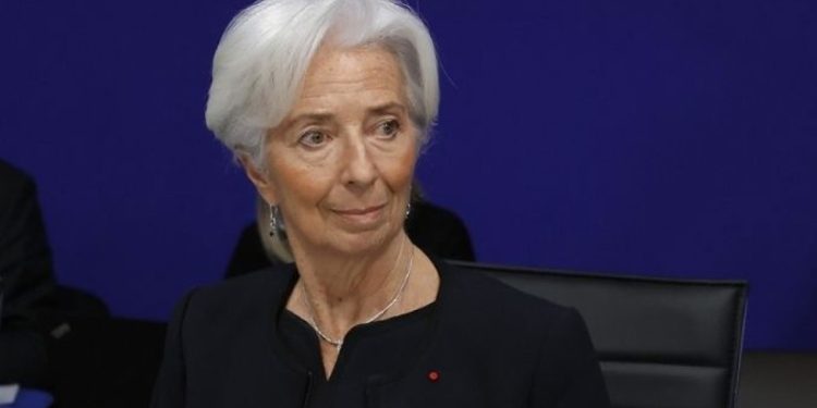 Lagarde: Faizlerdeki yükseliş büyümeyi baskılayacak