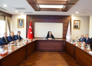 Piyasalar yangın yeri: Finansal İstikrar Komitesi yarın toplanıyor