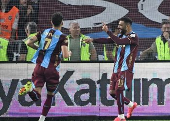 Trabzon’da derbi depremi: Bordo-mavililer Galatasaray’ı dağıttı