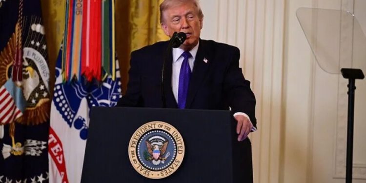 Trump 24 saat dolmadan fikir değiştirdi: Savaşın sonu için yeni tarih