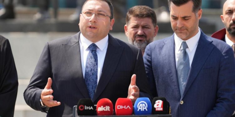 Anadolu Otoyolu’ndaki zincirleme kaza! Üsküdar Belediye Başkan Vekili Gültekin yaralandı