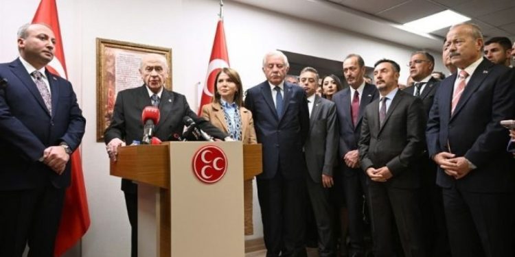 Bahçeli: Bakanlarımızı daha sonuç alınmadan suçlamak siyasete ihanettir