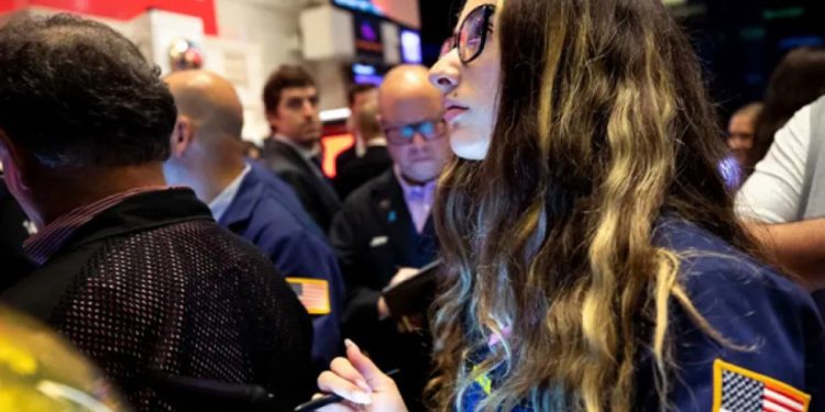 Bankalar yükseldi, çipler çakıldı: ABD borsalarında karışık açılış