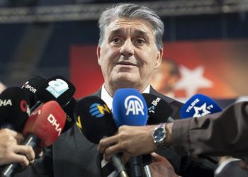 Beşiktaş Başkanı Serdal Adalı’dan “temizlik harekatı” çağrısı