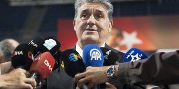 Beşiktaş Başkanı Serdal Adalı’dan “temizlik harekatı” çağrısı