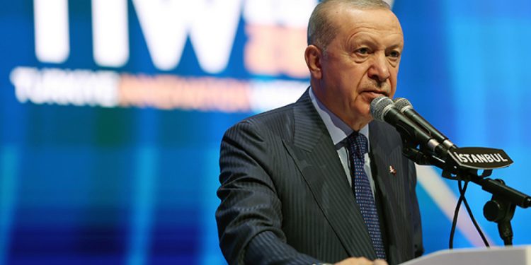 Erdoğan’dan fon soruşturmasında sert mesaj: Fahiş kazancın bedelini ödeteceğiz