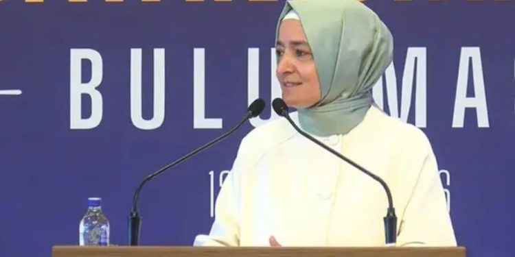 Fatma Betül Sayan Kaya AK Parti’den ihraç edildi