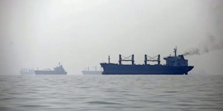 Hürmüz Boğazı’nda 2 gemi daha mayına çarptı