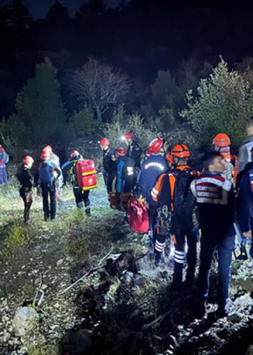 Kanyonda eğitim faciası: 1 kişi öldü, 13 kişi mahsur!